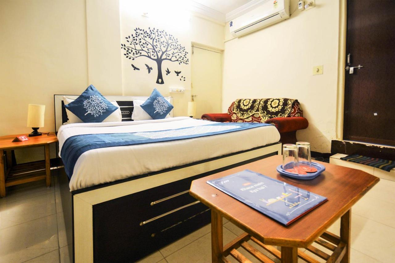 Oyo Hotel Blue Diamond Ahmedabad Bagian luar foto