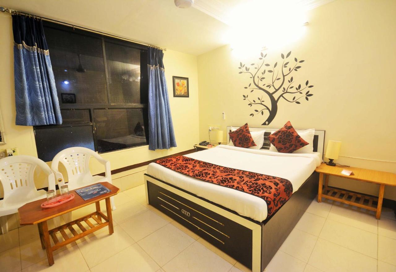 Oyo Hotel Blue Diamond Ahmedabad Bagian luar foto