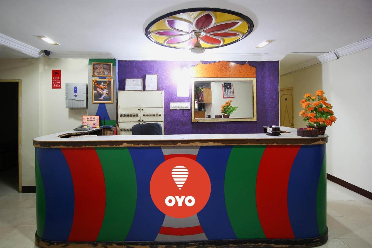 Oyo Hotel Blue Diamond Ahmedabad Bagian luar foto