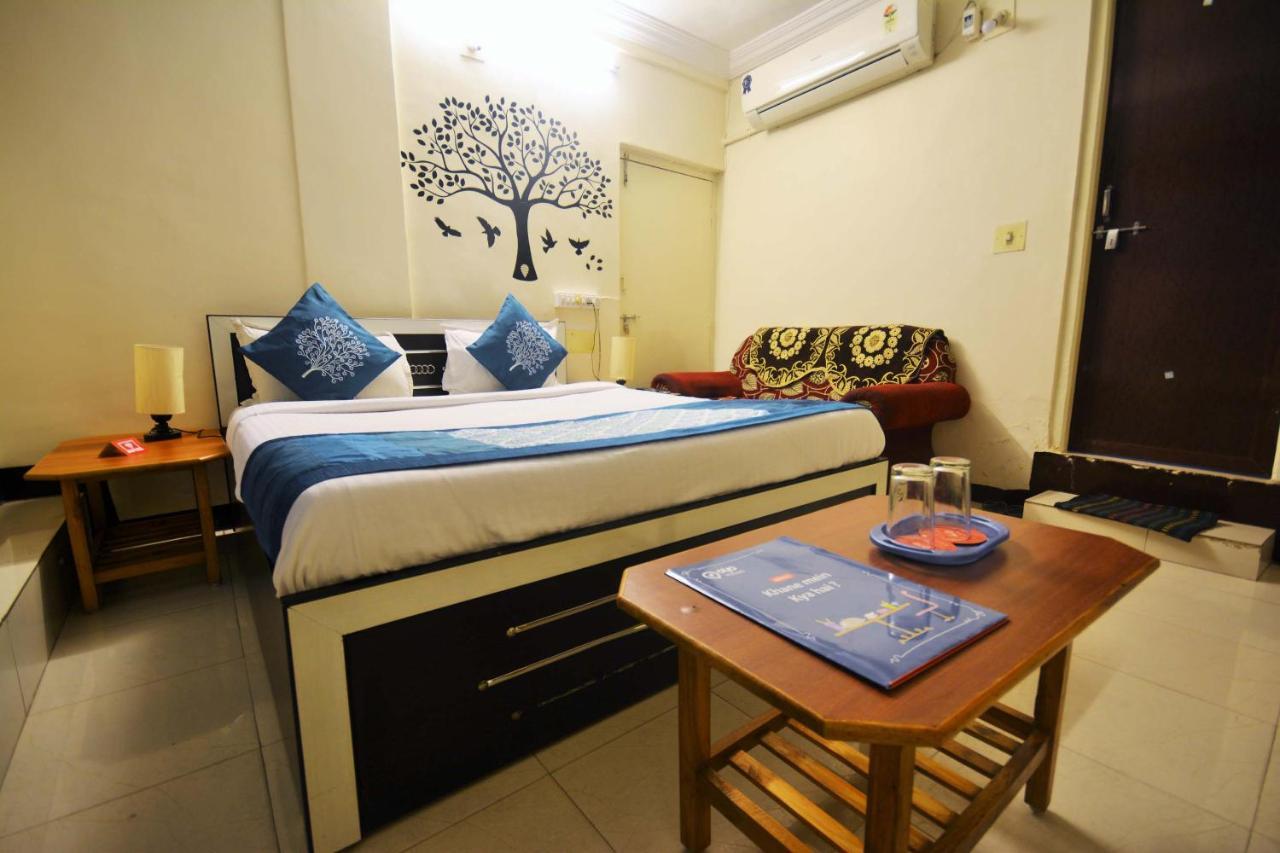 Oyo Hotel Blue Diamond Ahmedabad Bagian luar foto