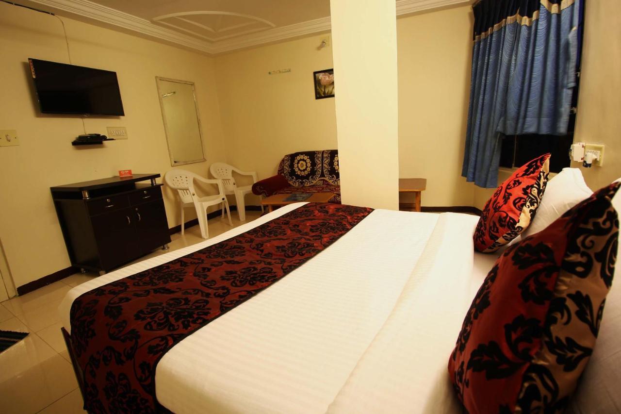 Oyo Hotel Blue Diamond Ahmedabad Bagian luar foto